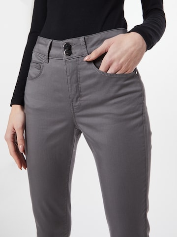s.Oliver BLACK LABEL Skinny Jeans in Grey