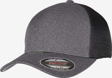 Casquette Flexfit en noir : devant