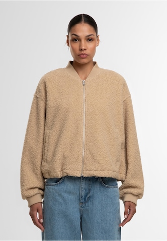 Urban Classics Tussenjas in Beige: voorkant