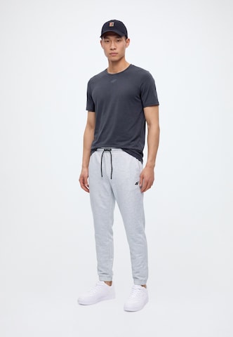 4F - Tapered Pantalón deportivo en gris