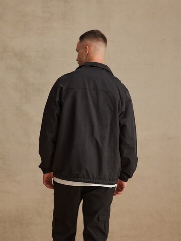 DAN FOX APPAREL Overgangsjakke 'Bennet' i sort