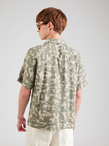 Fit confort Chemise 'ONSDen Summer Resort' Only & Sons en vert