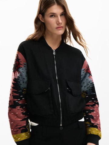 Desigual Prechodná bunda - Čierna: predná strana