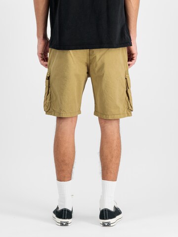 Slimfit Pantaloni sportivi di ALPHA INDUSTRIES in beige