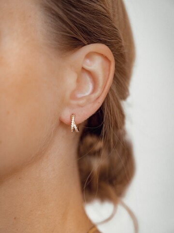 Hey Happiness Earrings 'Criss' in Gold: front