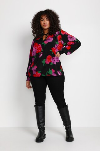 KAFFE CURVE - Blusa 'Rosalia' en negro