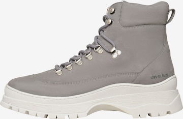 N91 Boots ' Style Choice FI ' in Grau