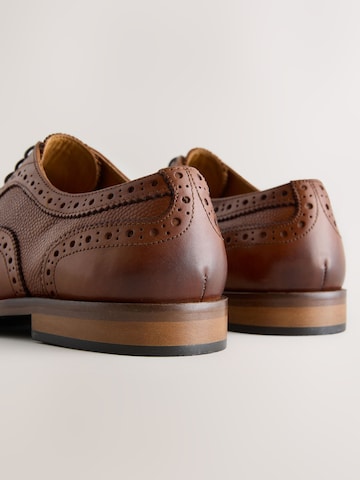 Chaussure à lacets Next en marron