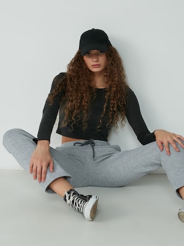 C&City Loose fit Trousers in Grey
