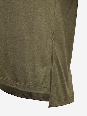 Nike Sportswear Performance shirt in Green