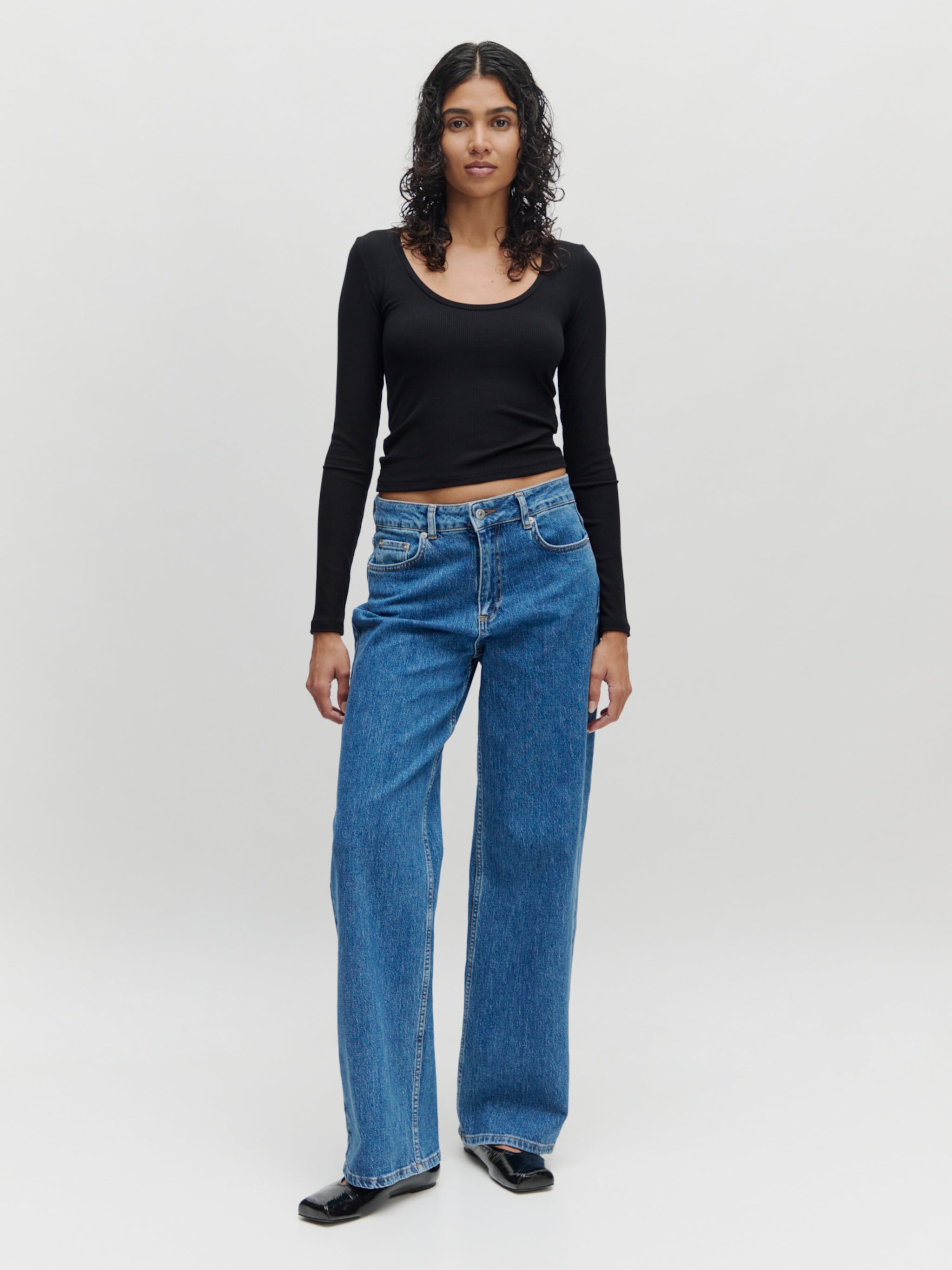 EDITED Produits T-shirt 'Tamilla' noir