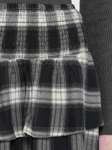 VERO MODA - Saia em preto