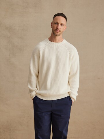 DAN FOX APPAREL Sweater 'Markus' in White: front
