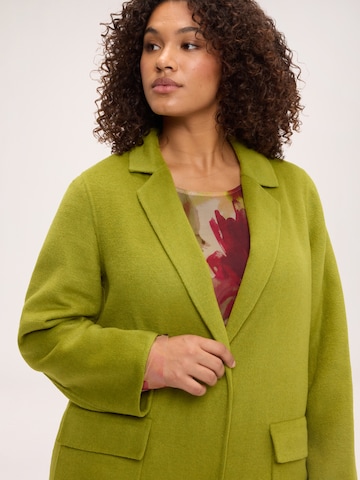 Cappotto di mezza stagione di Fiorella Rubino in verde