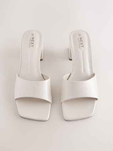 balts Next Ādas čības 'Forever Comfort'