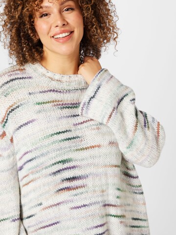 Pull-over 'SOFIE' Fransa Curve en blanc