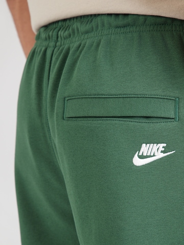 Nike Sportswear Szabványos Nadrág 'Club' - zöld