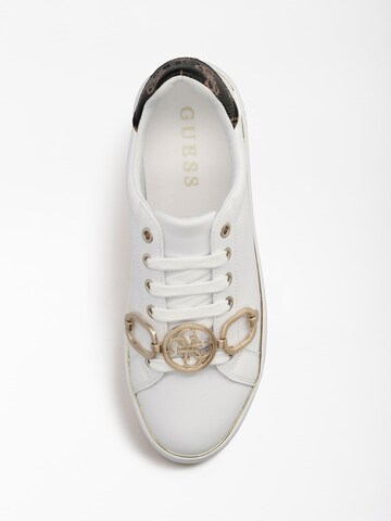 Sneaker low de la GUESS pe alb