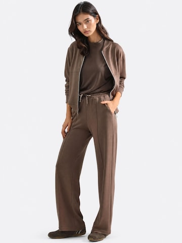 Lady Bersan Leisure suit in Brown