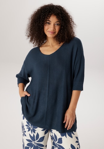Aniston Sweater in Blue: front