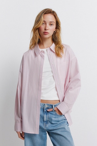 Springfield Blouse in Pink: front