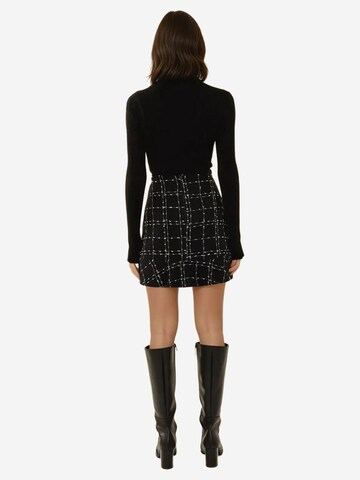 Hiccup Skirt in Black