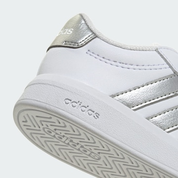 Baskets 'Grand Court 3.0' ADIDAS SPORTSWEAR en blanc