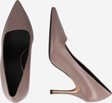 FURLA Pumps 'CODE' in Braun