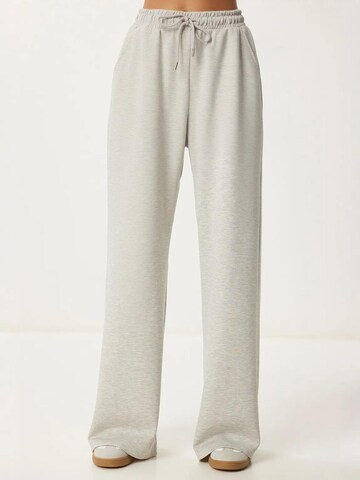 Wide leg Pantaloni di Happiness İstanbul in grigio: frontale