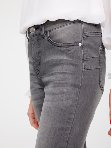 heine Bootcut Jeans in Grau