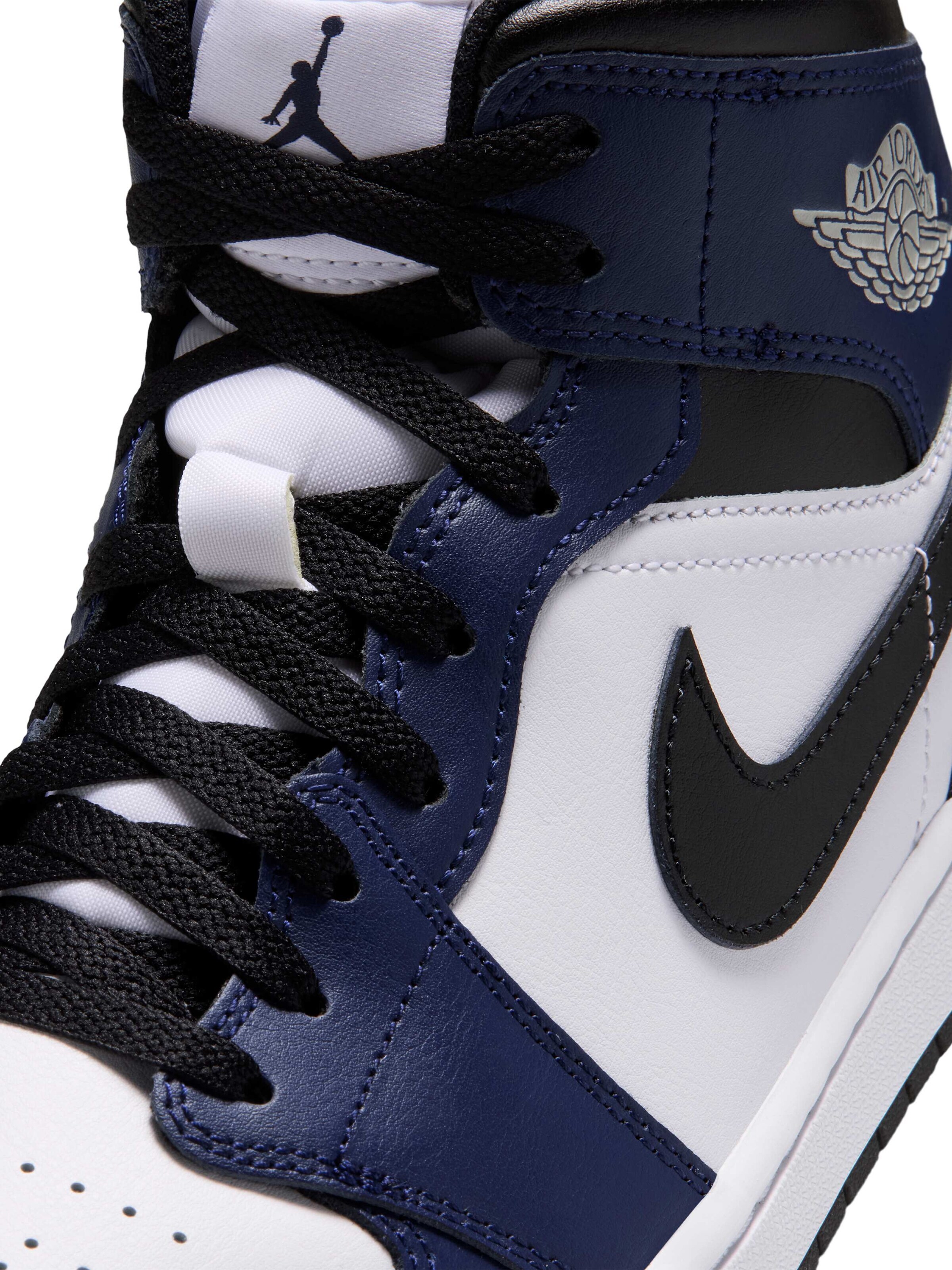 NIKE Športni čevelj 'Air Jordan 1' | bela barva