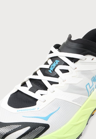 HOKA - Sapatilha de corrida 'SPEEDGOAT 7' em branco