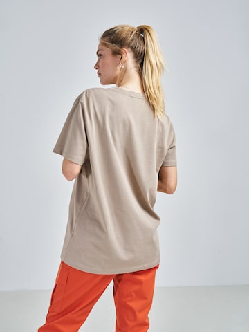 T-Shirt 'Liam' ABOUT YOU x Swalina&Linus en marron