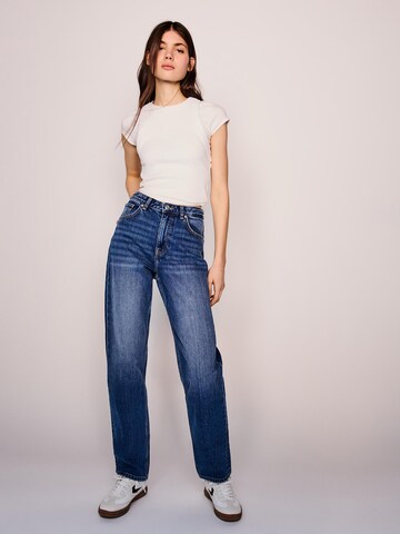 Bershka Regular Jeans i blå: framsida