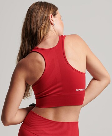 Bustier Soutien-gorge de sport Superdry en rouge