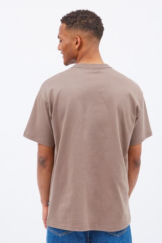 T-Shirt 'Trooper' Dr. Denim en marron