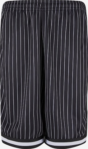 Urban Classics Loose fit Pants in Black: front