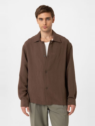Fit confort Chemise 'Eclipse' Antioch en marron : devant