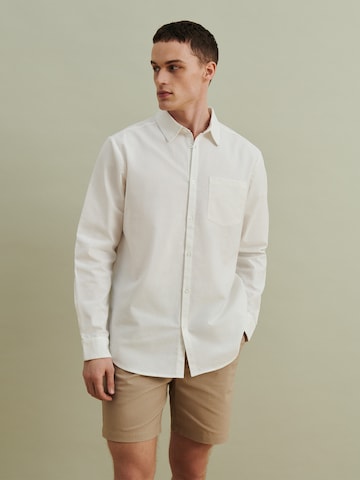 DAN FOX APPAREL Regular fit Overhemd 'Kenan' in Wit: voorkant