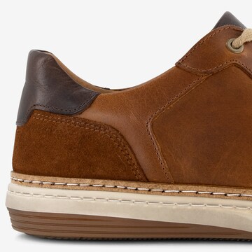 Travelin Sneakers laag 'Northampton' in Bruin