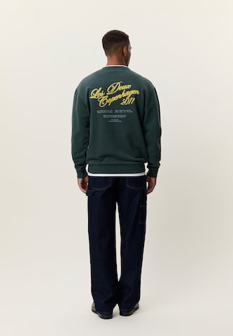 Les Deux Sweatshirt 'Service' in Green: front