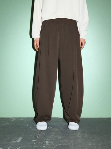 Wide Leg Pantalon à pince Bershka en beige