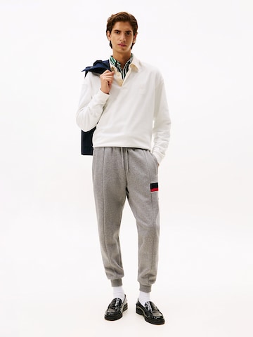 TOMMY HILFIGER Конический (Tapered) Штаны в Серый