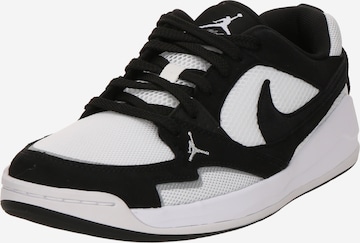 Baskets basses 'CMFT Era' Jordan en noir : devant
