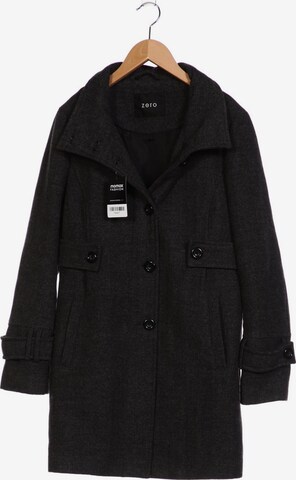 zero Jacket & Coat in M in Grey: front