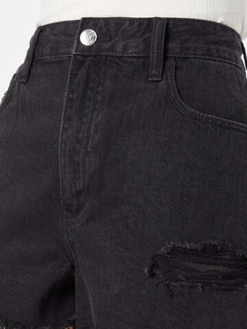 HOLLISTER Regular Shorts in Schwarz