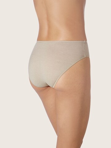 zd ZERO DEFECTS Panty 'Diana soy fiber mid waist panty' in Beige