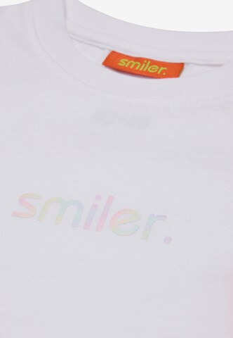 smiler. Shirt in White