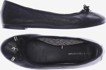 TOMMY HILFIGER Flats & Loafers in 37 in Black: front