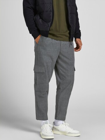 JACK & JONES Tapered Cargo trousers 'Bill Beau' in Grey: front